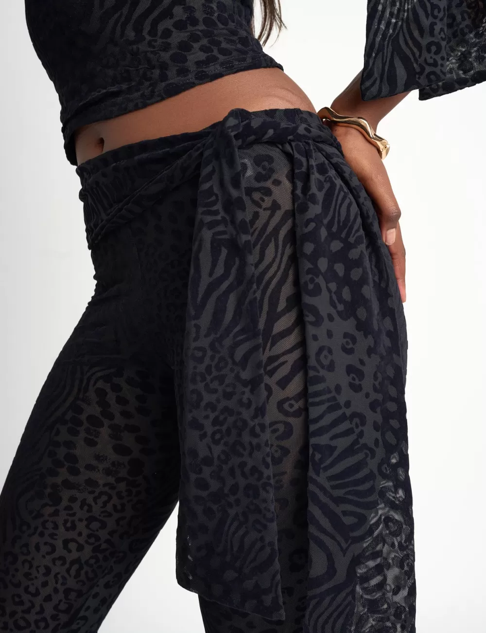 Online Public Desire Knot Detail Tie Side Leopard Devore Capri Pants Black